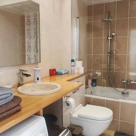 Floor Nest, Balcony Close To Sea And Old-town Apartment
